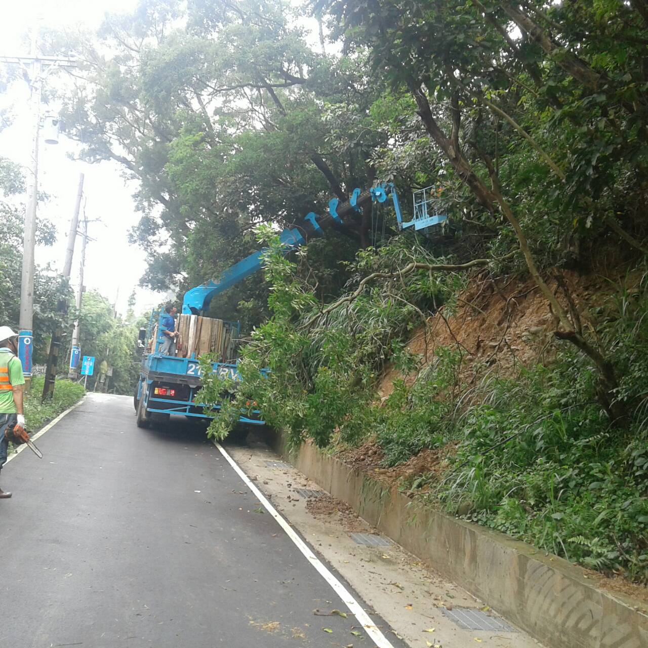 中直路崩山巷