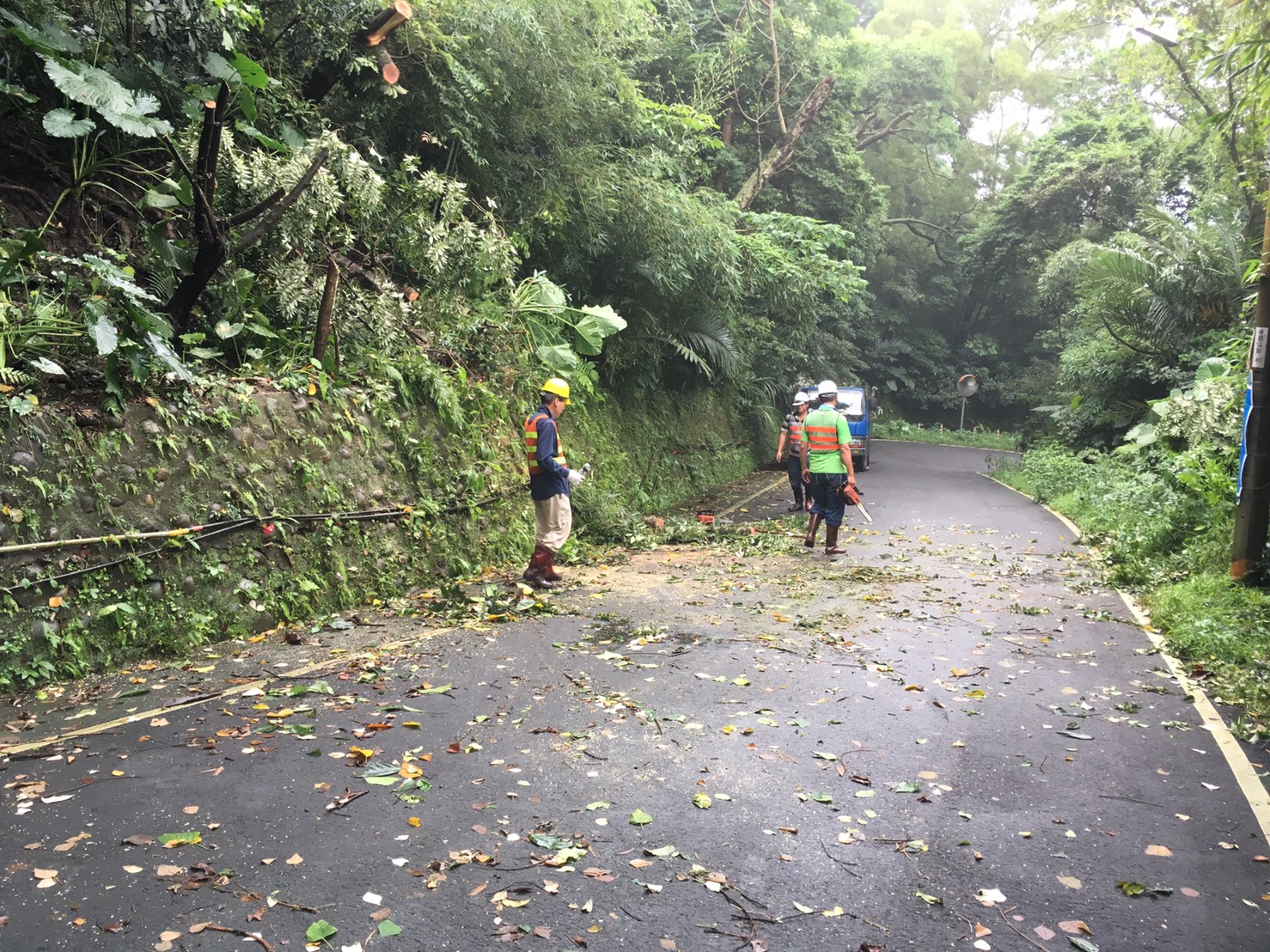 中直路崩山巷1