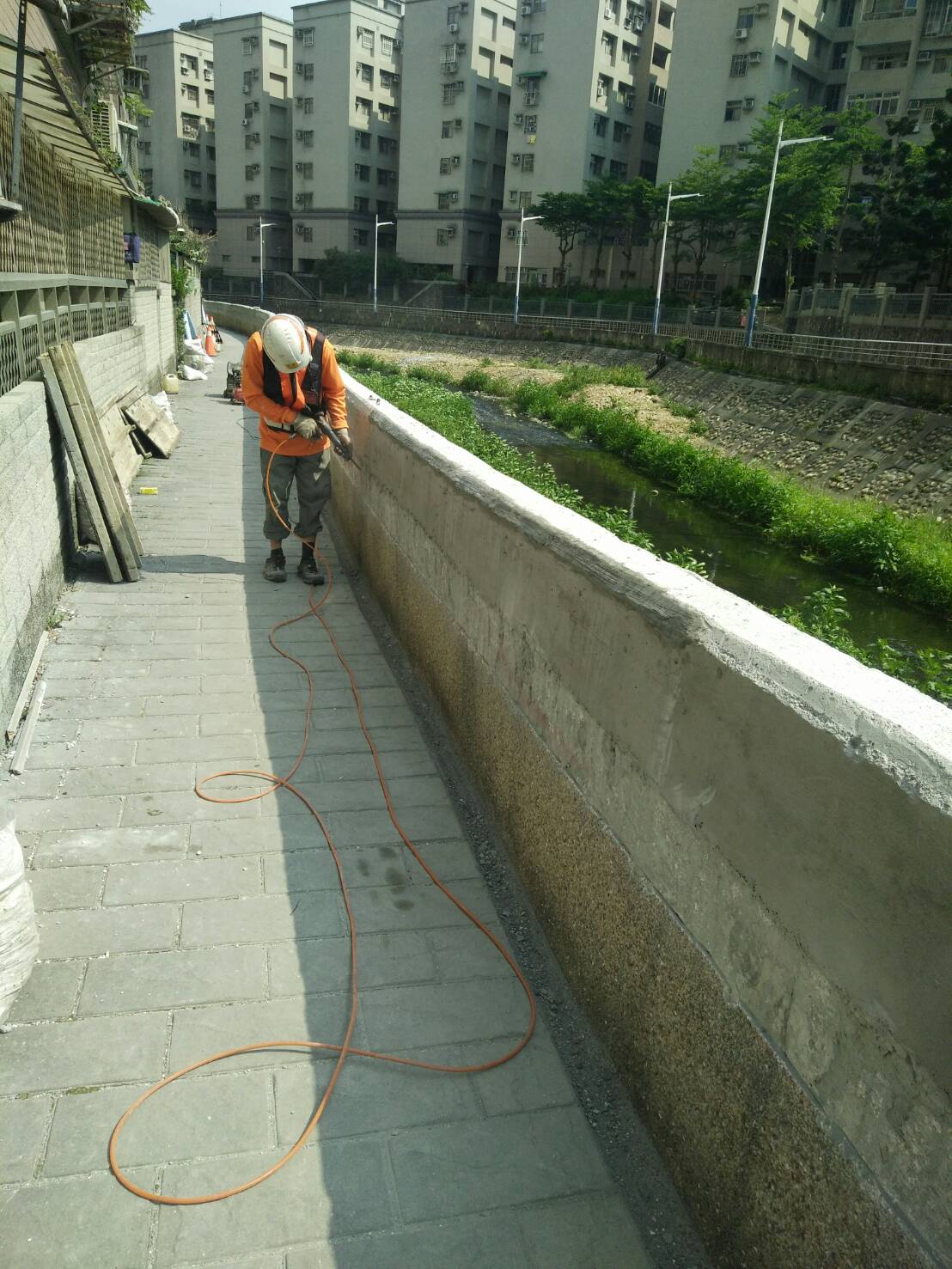 堤防水泥修飾1