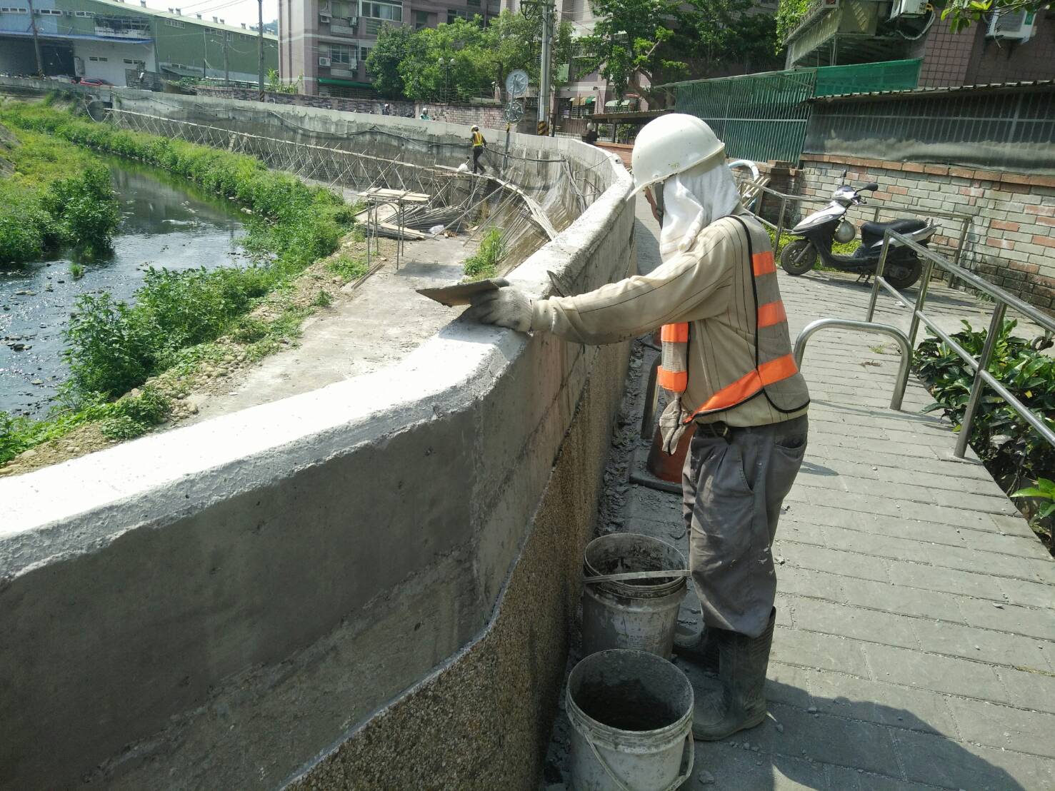 堤防水泥修飾2
