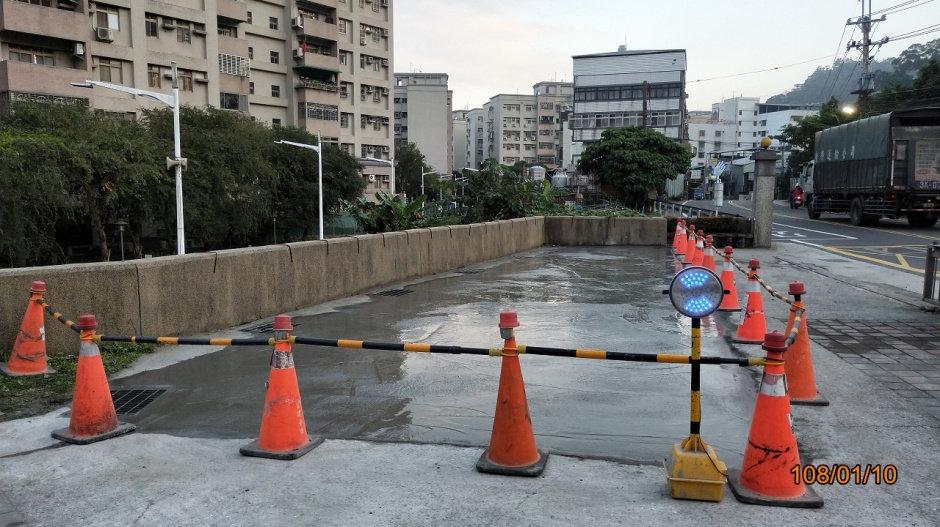 文康中心前地坪毀損修繕後