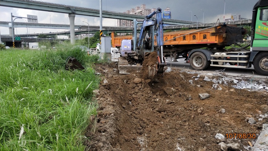 新五路二段(五股交流道旁)中2