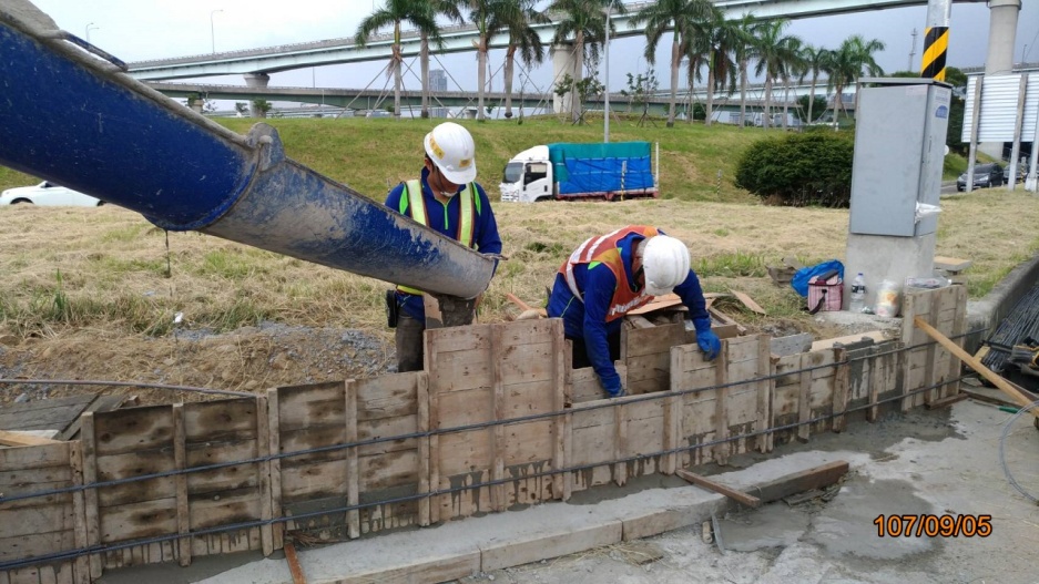 新五路二段(五股交流道旁)中4