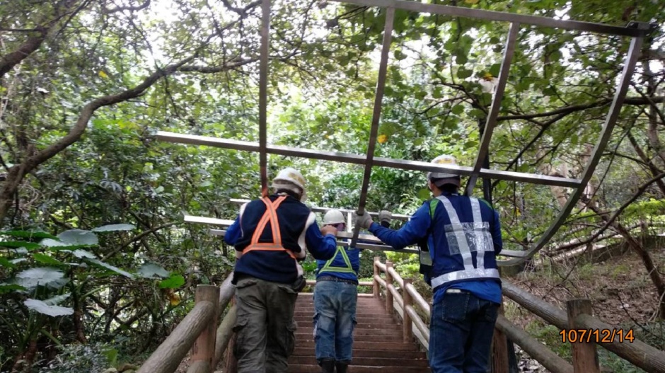 水碓公園新設遮雨棚工程中5