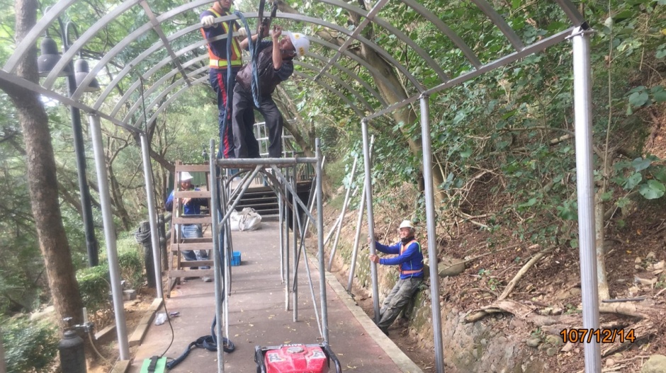 水碓公園新設遮雨棚工程中6